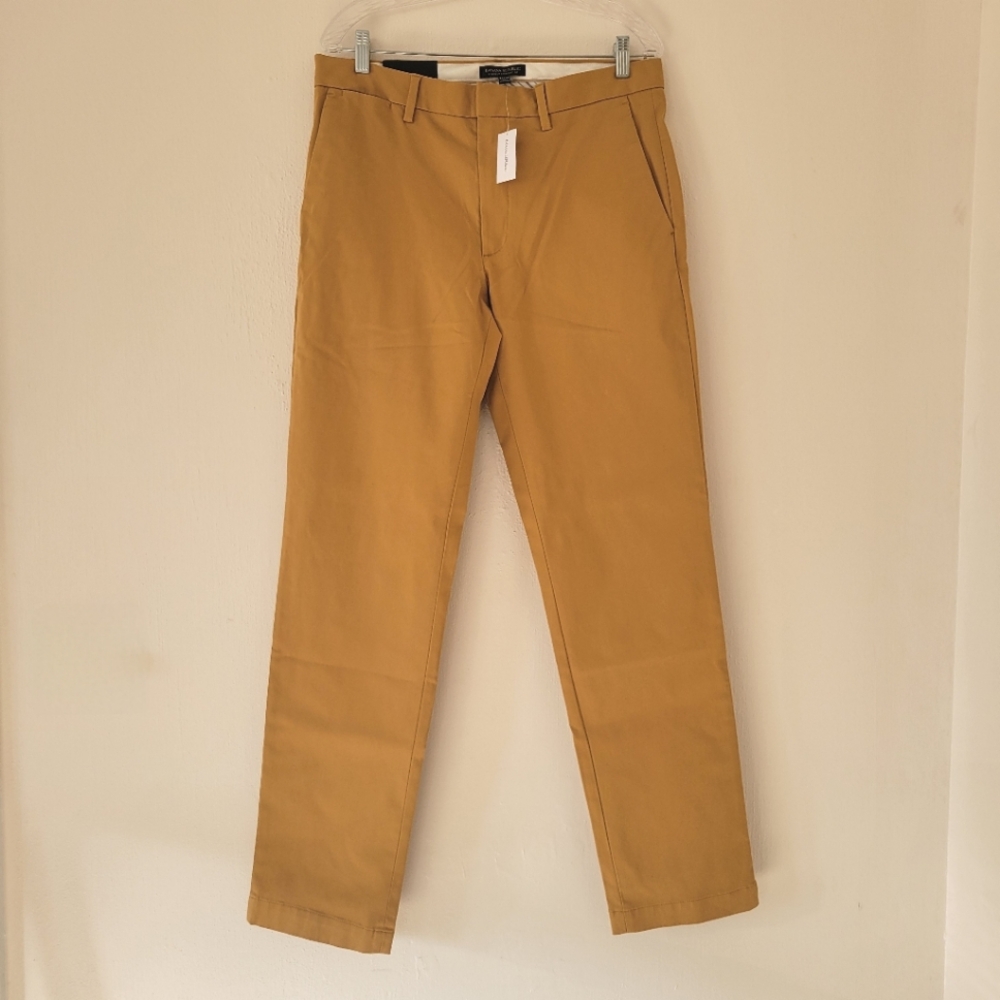 NWT Banana Republic Men's Rapid Movement Chino Emerson Straight Fit 32X34